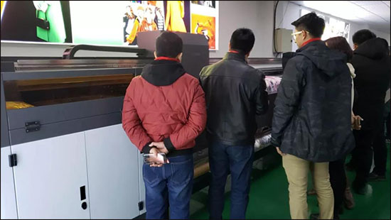 攜手共贏，創(chuàng)想未來 登騰廣告設(shè)備亮相歐瑞卡新品發(fā)布會(huì)